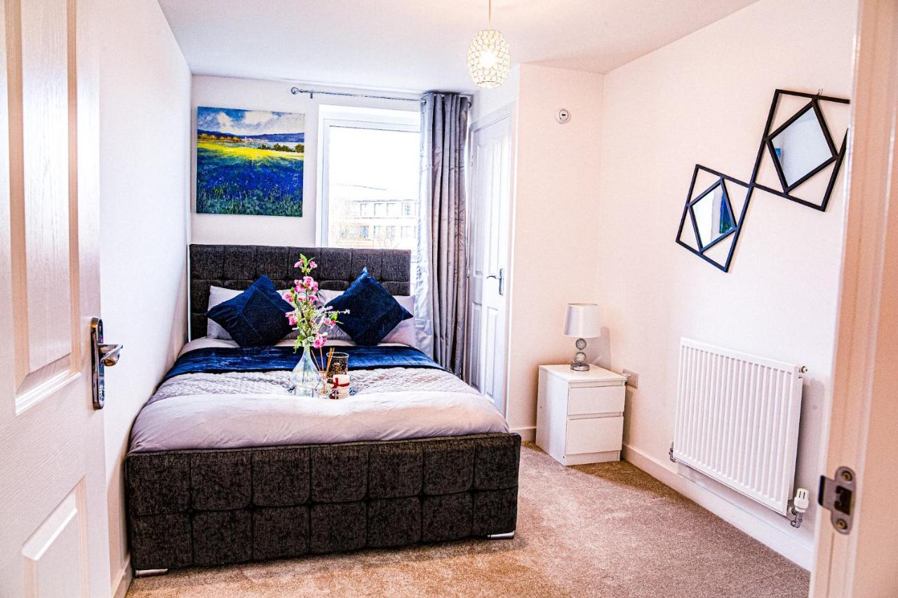 A Luxury 2 Bedroom Apartment With 2 Free Parking Chatham  Exteriör bild
