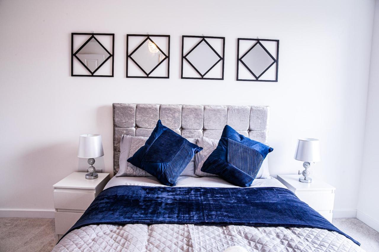 A Luxury 2 Bedroom Apartment With 2 Free Parking Chatham  Exteriör bild