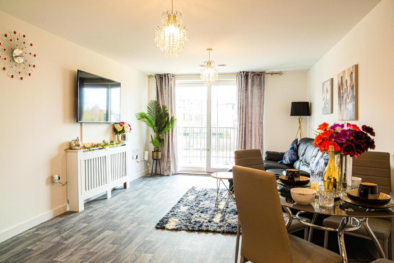 A Luxury 2 Bedroom Apartment With 2 Free Parking Chatham  Exteriör bild