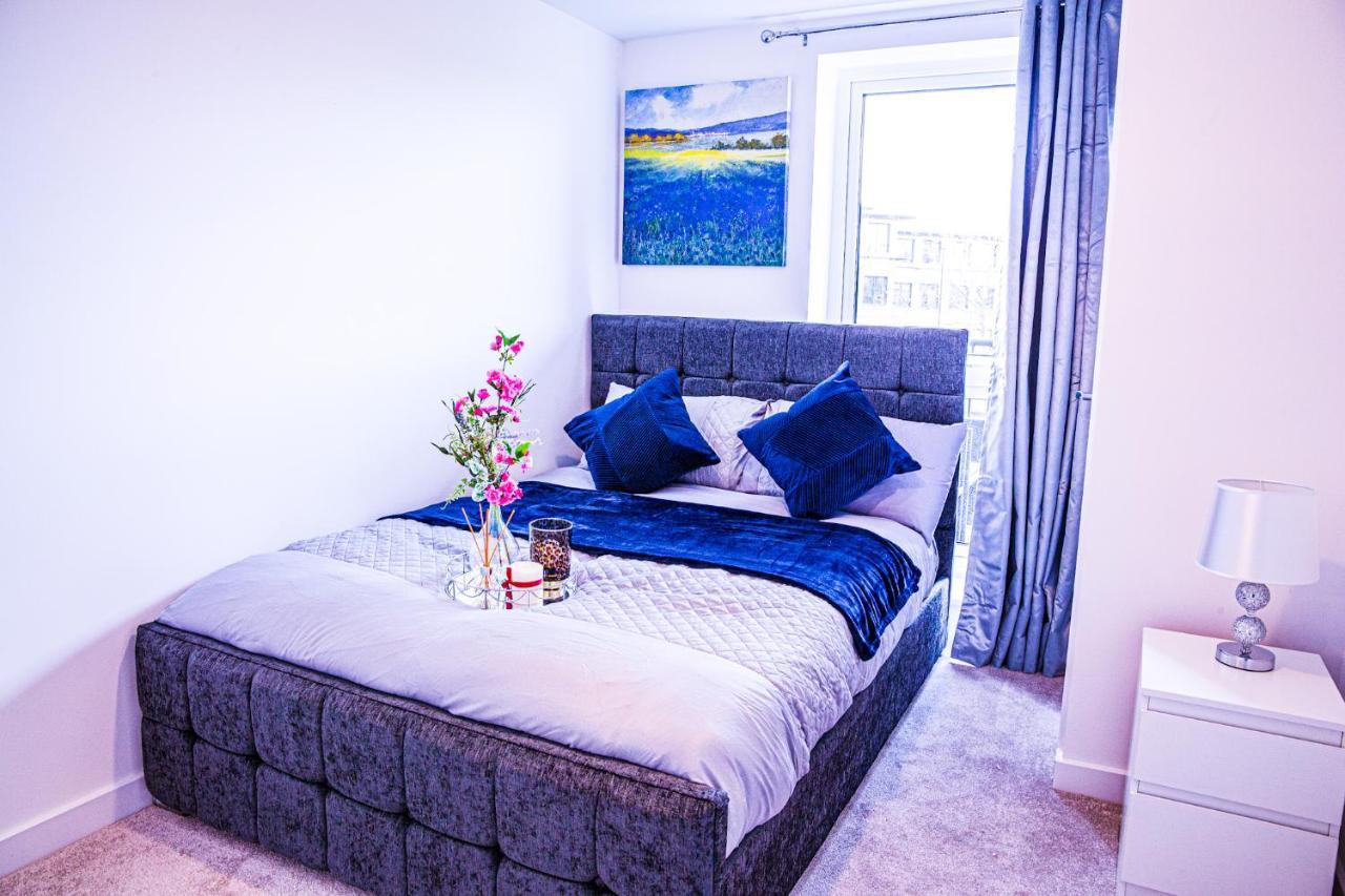 A Luxury 2 Bedroom Apartment With 2 Free Parking Chatham  Exteriör bild